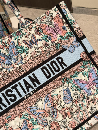ディオール Dior Book Tote バッグ ミディアム