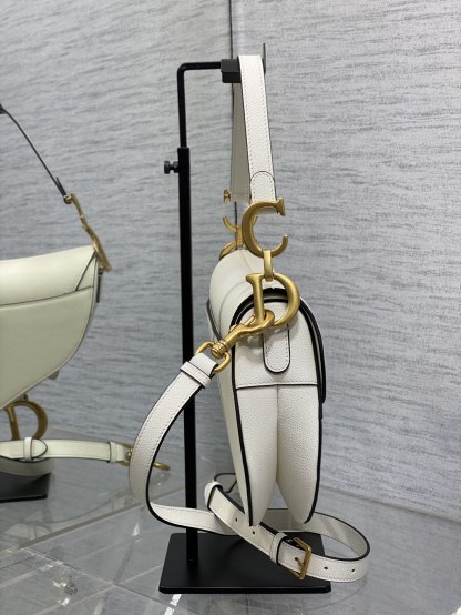 ディオール「Dior」Saddle バッグ グレインドカーフスキン
