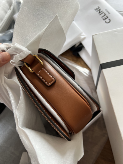 セリーヌ「Celine」TRIOMPHE モノグラム ボックス バッグ