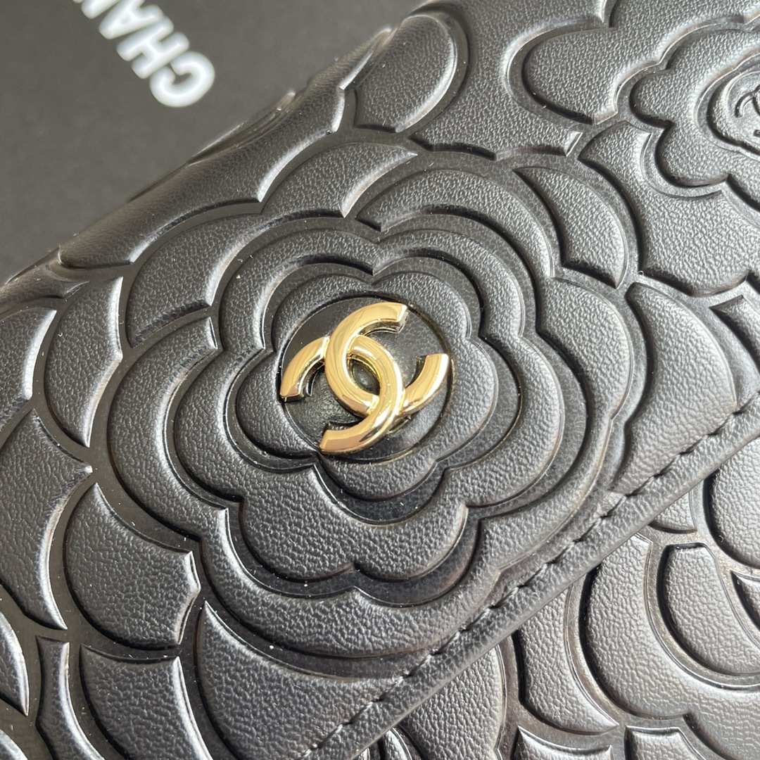 シャネル「Chanel」二つ折りレザーウォレット