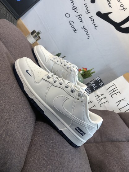 ナイキ「Nike」ク ロー カジュアルスニーカー