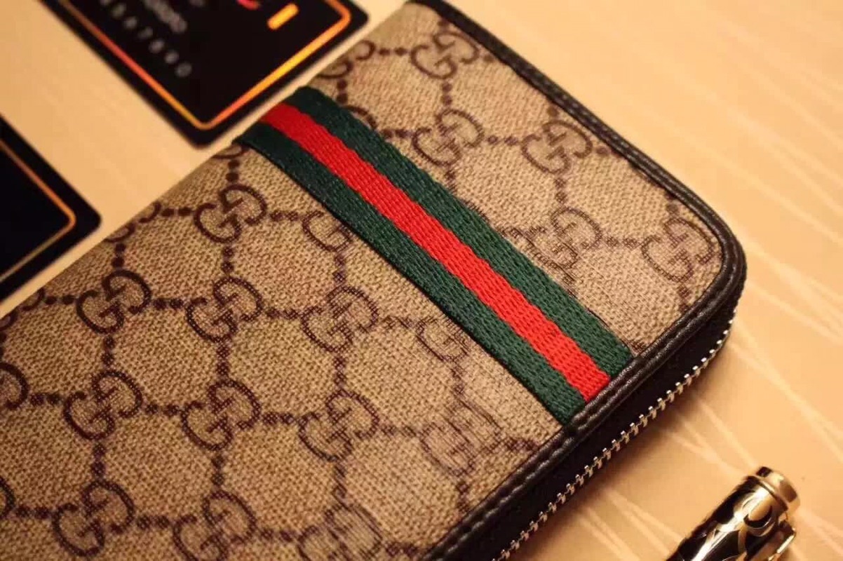 グッチ「Gucci」シグネチャー レザー ウェブ ジップアラウンドウォレット