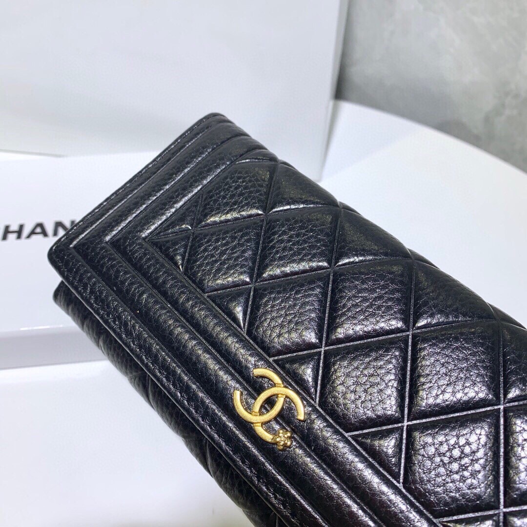 シャネル「Chanel」 ラムスキン フラップ ウォレット 財布