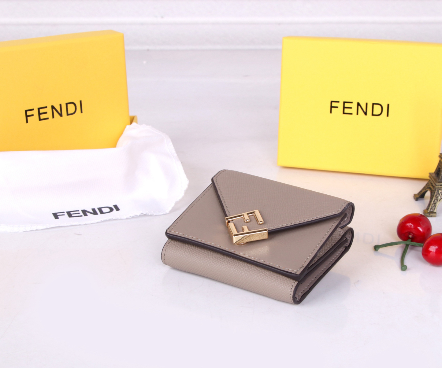 フェンディ「Fendi」FFダイヤモンド財布