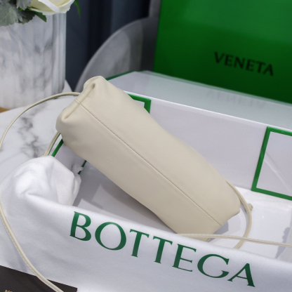 ボッテガ・ヴェネタ「Bottega Veneta」  ミニ クラウド ショルダー＆クラッチバッグ