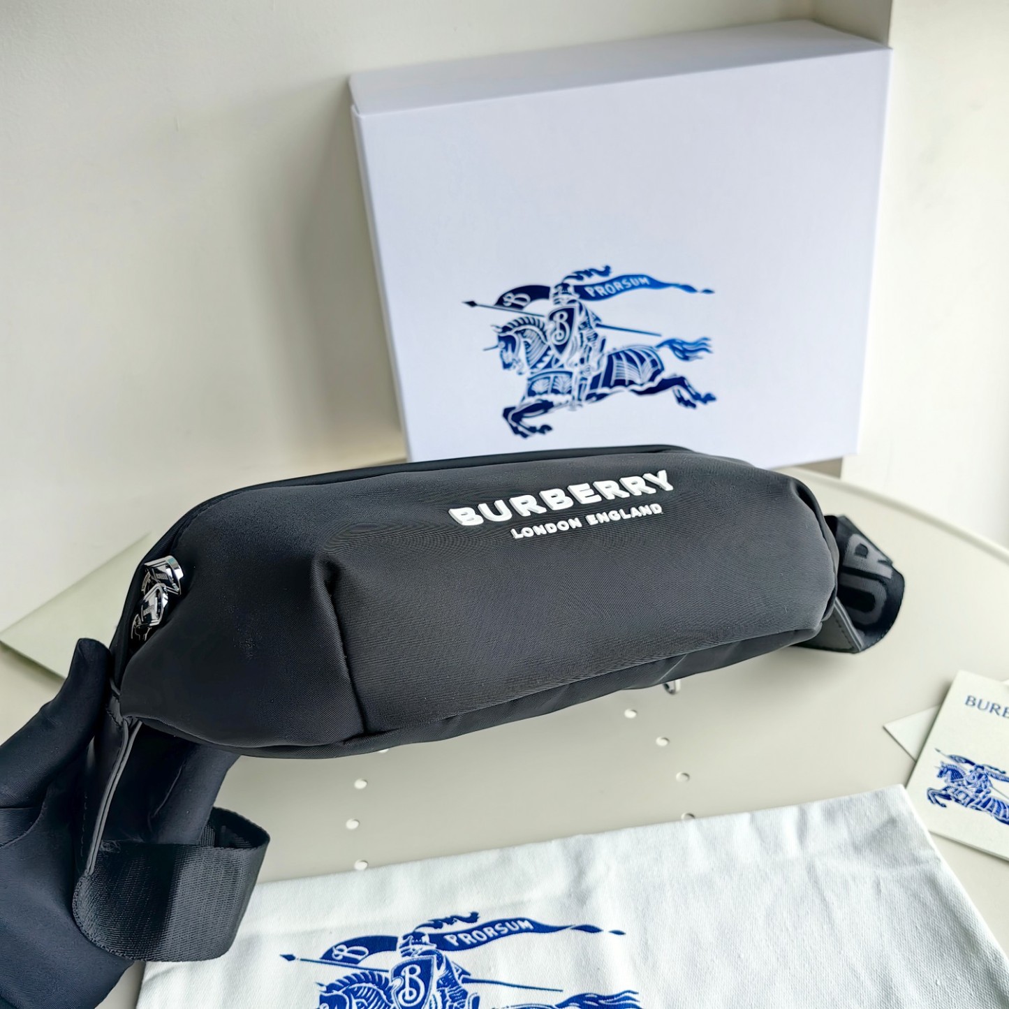 バーバリー「Burberry」ストリート ウエストバッグ