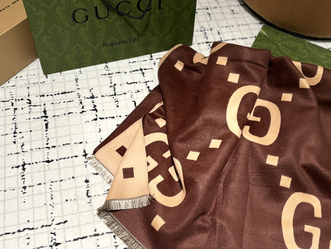 グッチ「Gucci」GG ダブルジャカード ウールマフラー