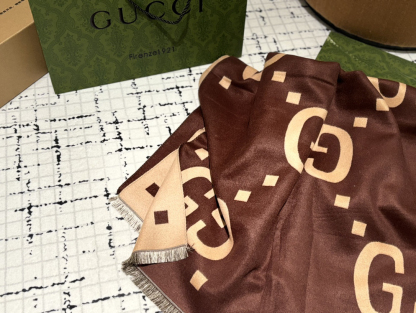 グッチ「Gucci」GG ダブルジャカード ウールマフラー