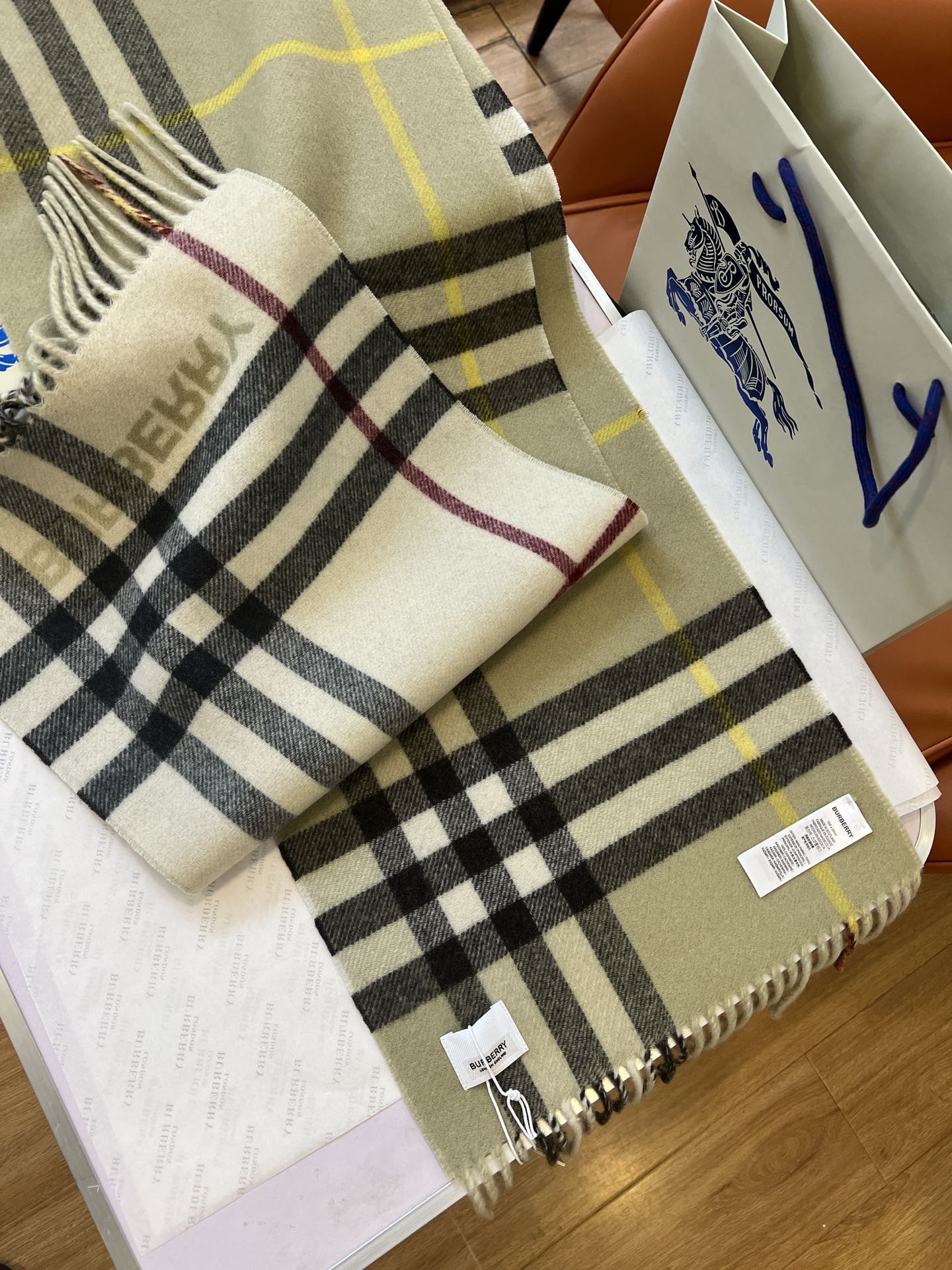 バーバリー「Burberry」コントラスト チェック マフラー (ベージュ×オリーブ)30*168CM