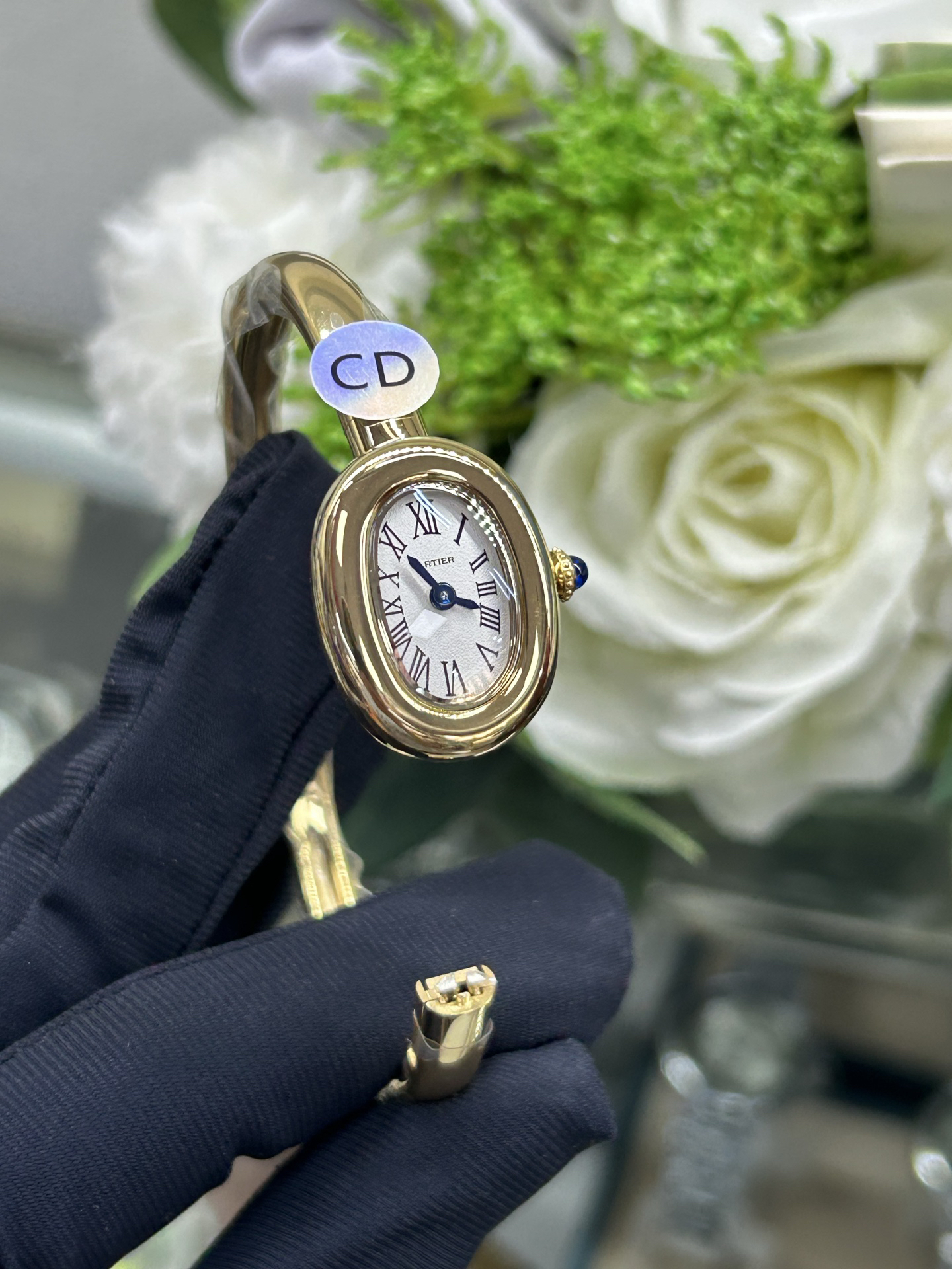 カルティエ「Cartier」バニュール ミディアム クォーツ 腕時計32mm