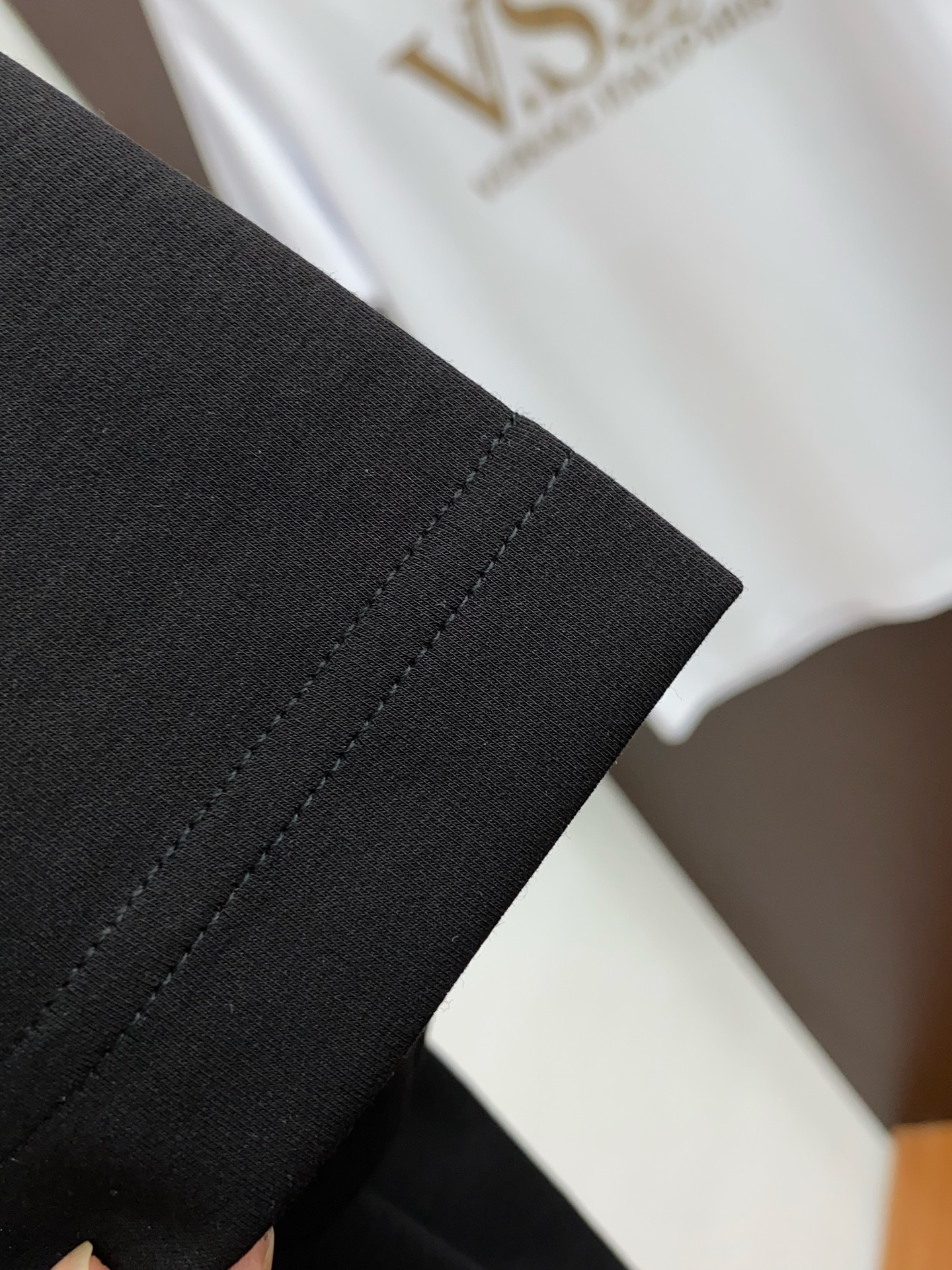 ヴェルサーチ「Versace」2025SS ランウェイ プレミアムTシャツ