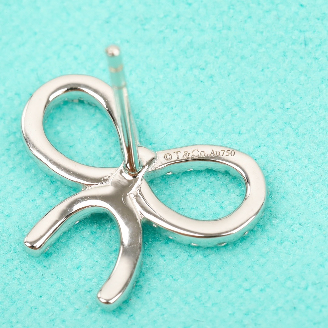 ティファニー「Tiffany & Co.」18Kゴールド リボンスタッドピアス
