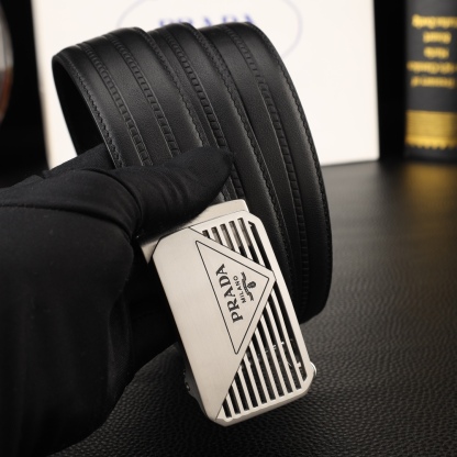 プラダ「Prada」メンズ オートマチック レザーベルト100CM