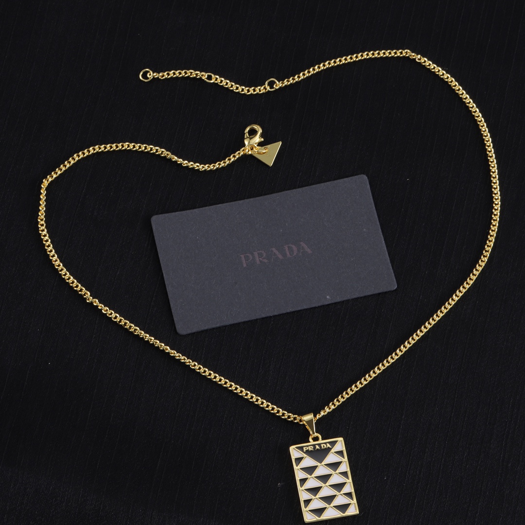 プラダ「Prada」 Symbole シルバーネックレス