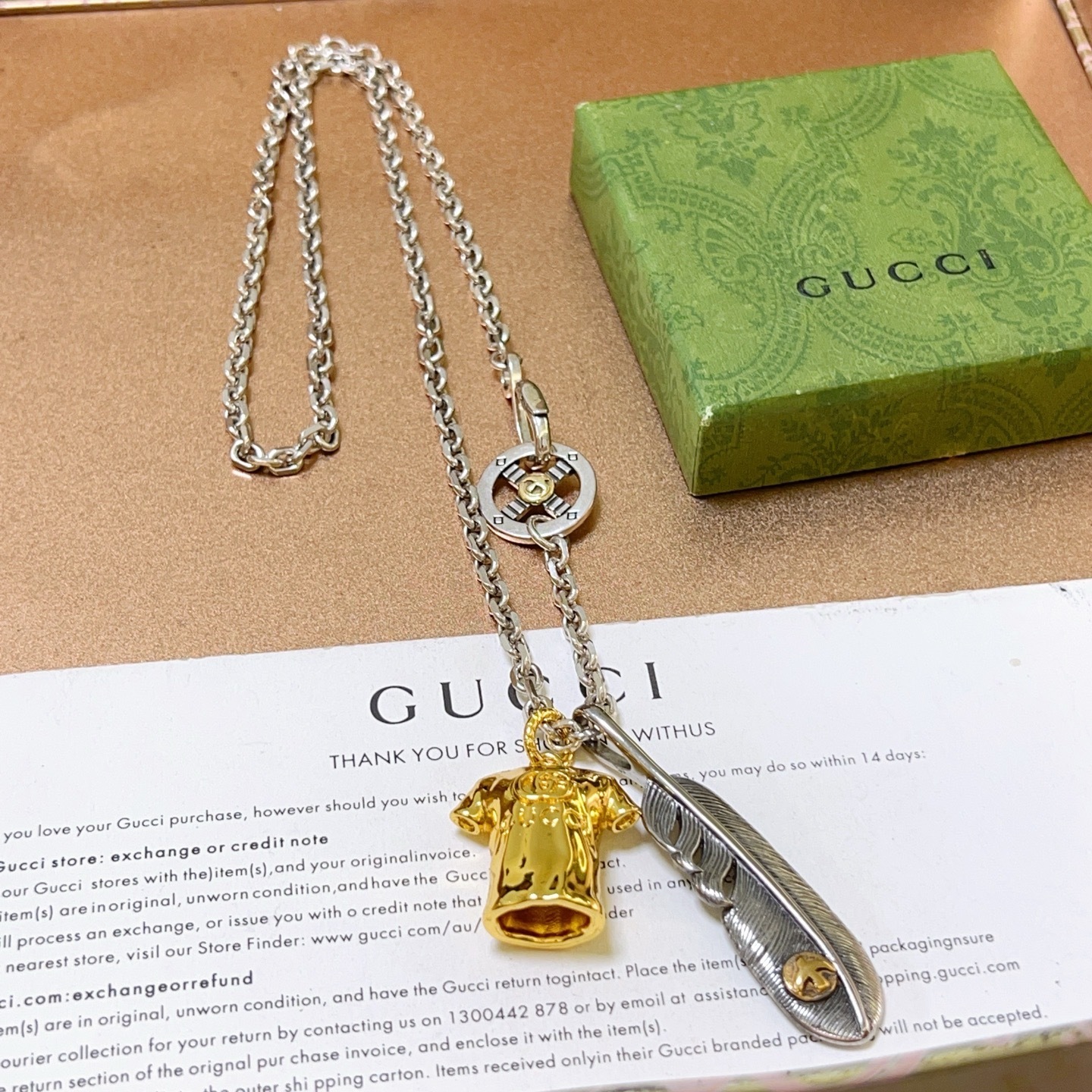グッチ「Gucci」Anger Forest フェザーペンダントネックレス