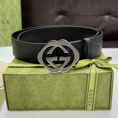 グッチ「Gucci」クラシック エンボスレザー ベルト100CM