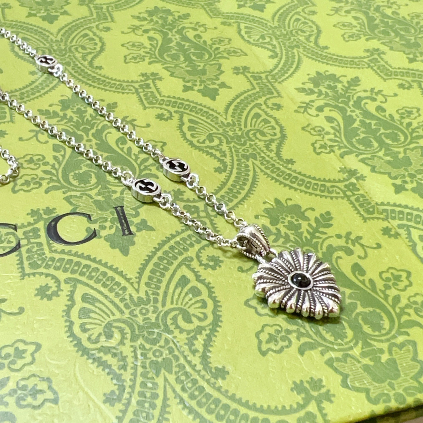 グッチ「Gucci」Anger Forest シルバーネックレス