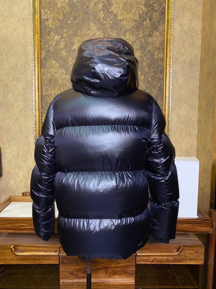 カナダグース「Canada Goose」ダウンジャケット