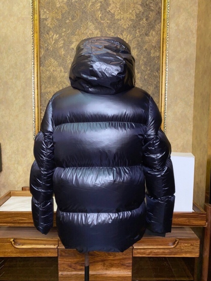 カナダグース「Canada Goose」ダウンジャケット