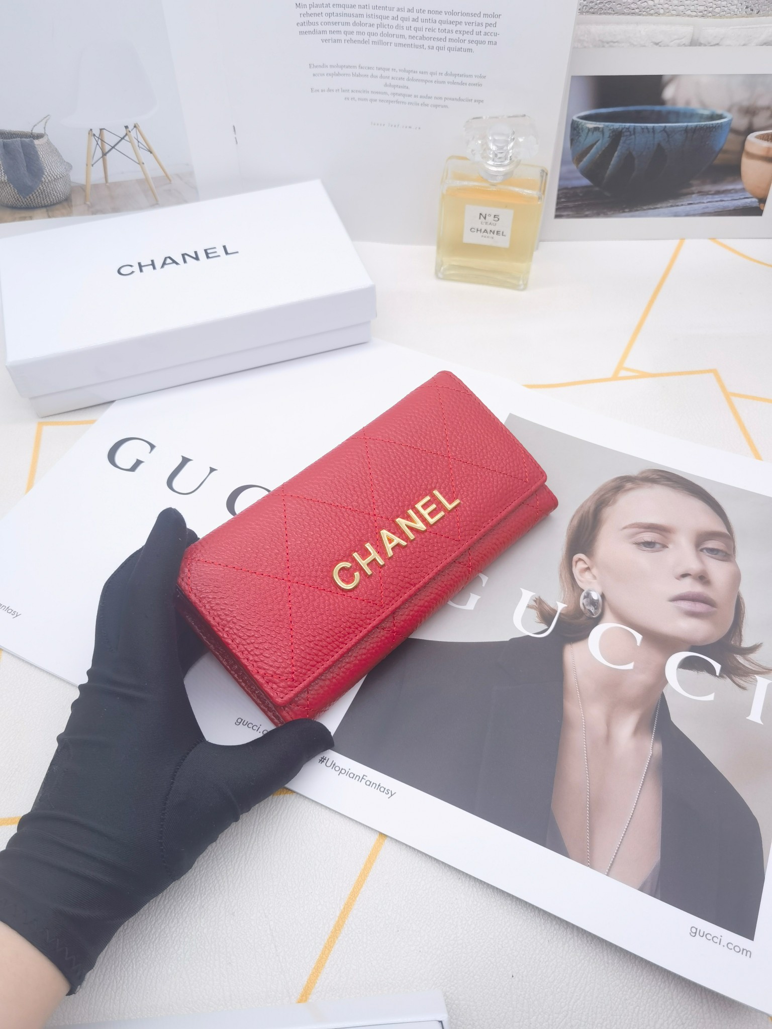 シャネル「Chanel」二つ折りレザーウォレット