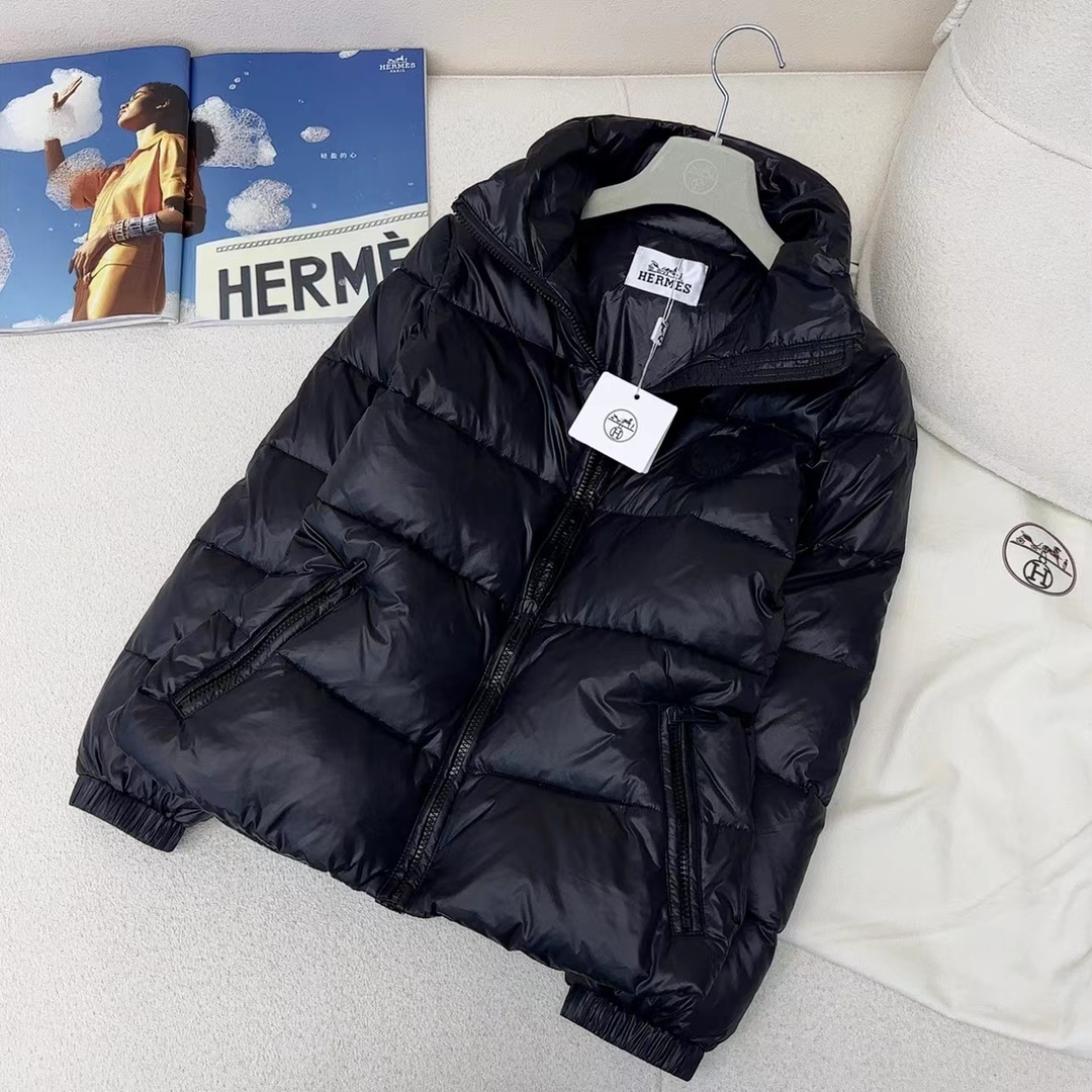 エルメス「Hermès」  2025秋冬 ドローストリング ダウンジャケット