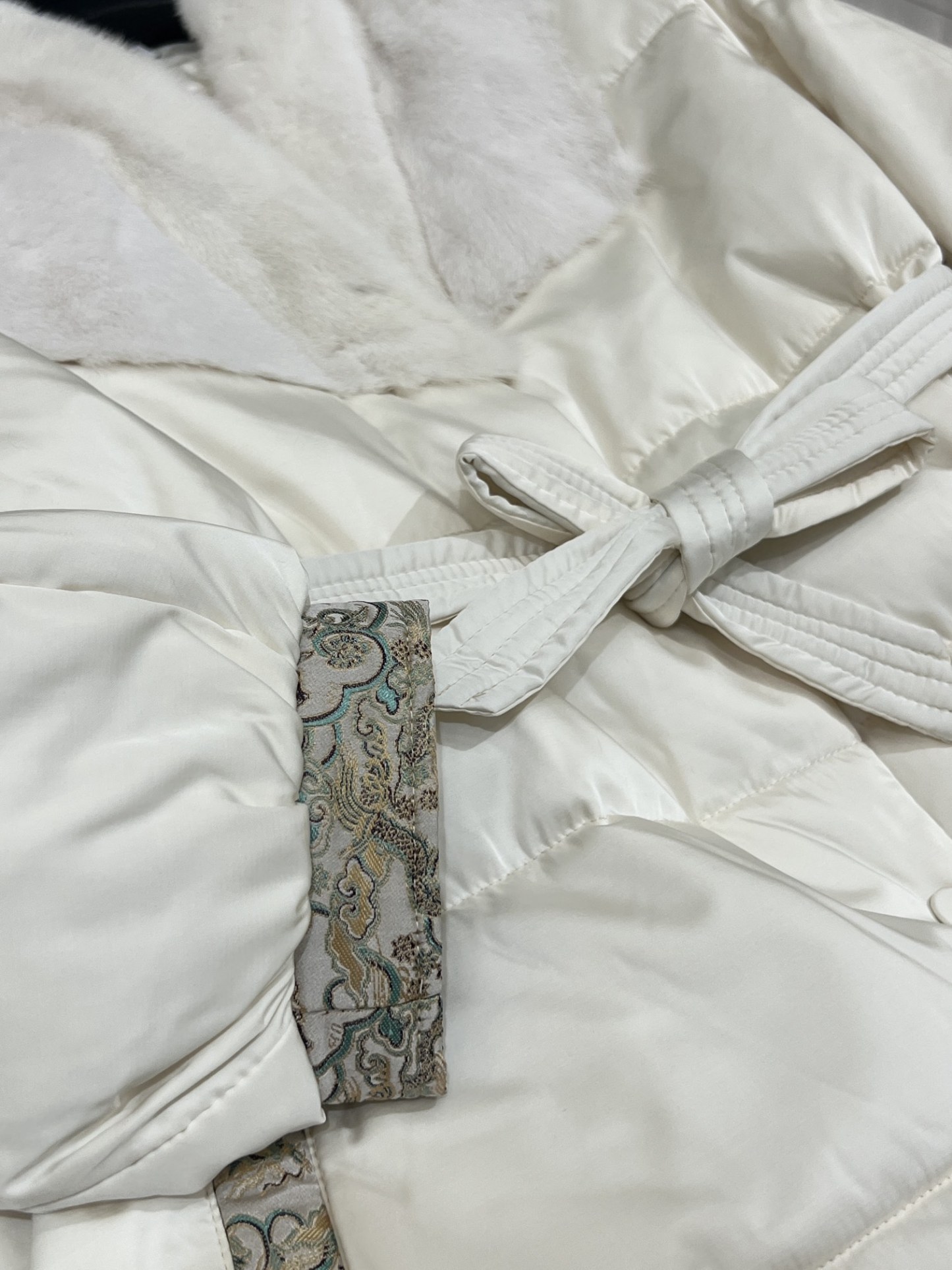 エルメス「Hermès」2025秋冬 ミンクファー ダウンコート