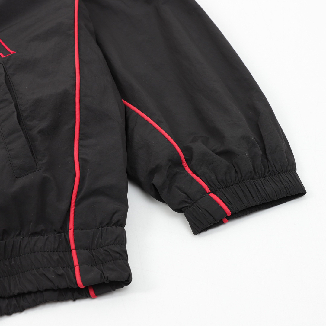 バレンシアガ「Balenciaga」‌アルファベット刺繍ジッパージャケット