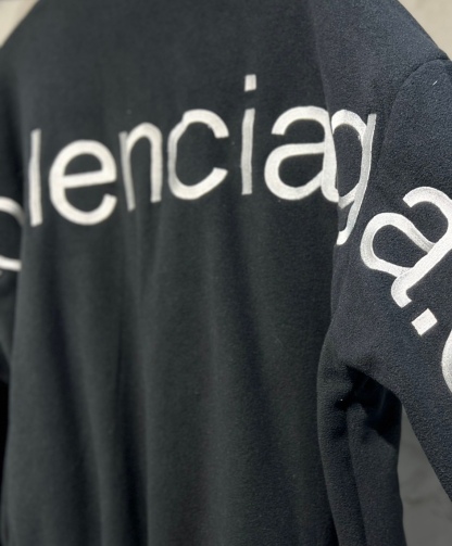 バレンシアガ「Balenciaga」‌2025年秋冬新作 URLエンブロイダリー ロゴジャケット