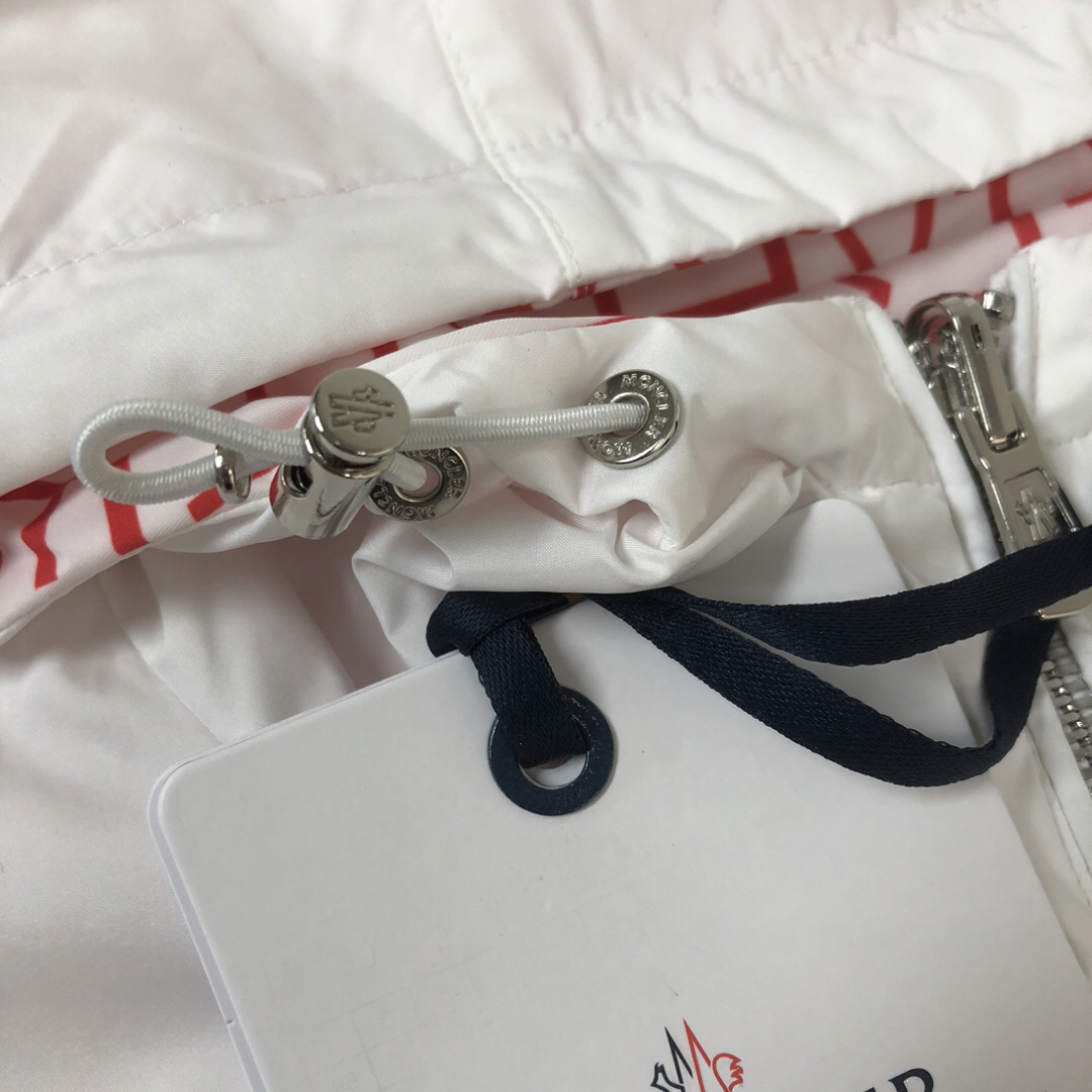 モンクレール「Moncler」2024最新パーカージャケット