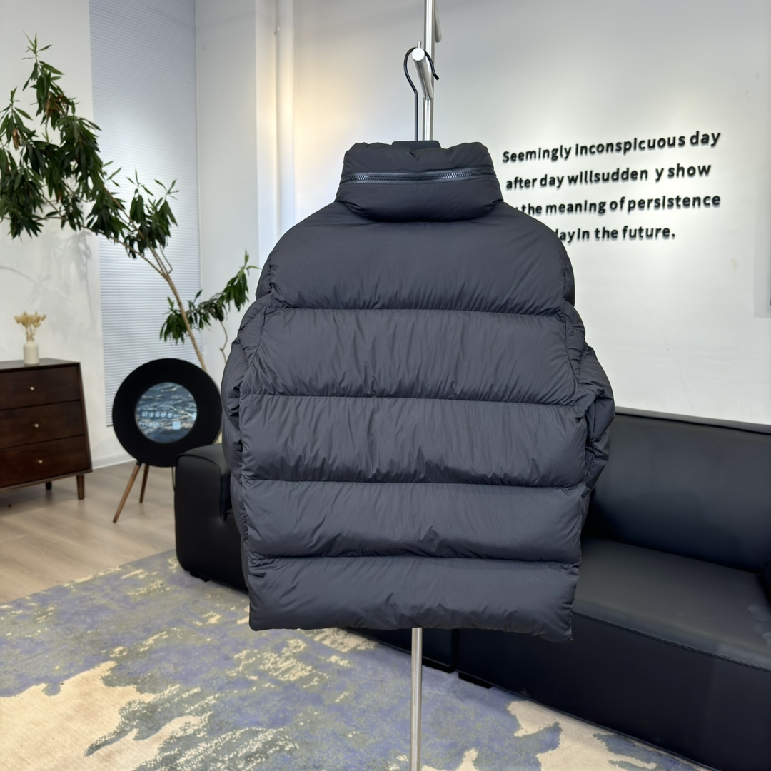 モンクレール「Moncler」スタンドカラー ダブルジップ ダウンジャケット