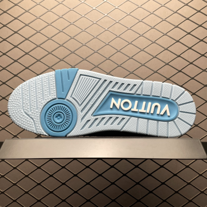 「コラボモデル」Louis Vuitton x Trainer ローカットスニーカー