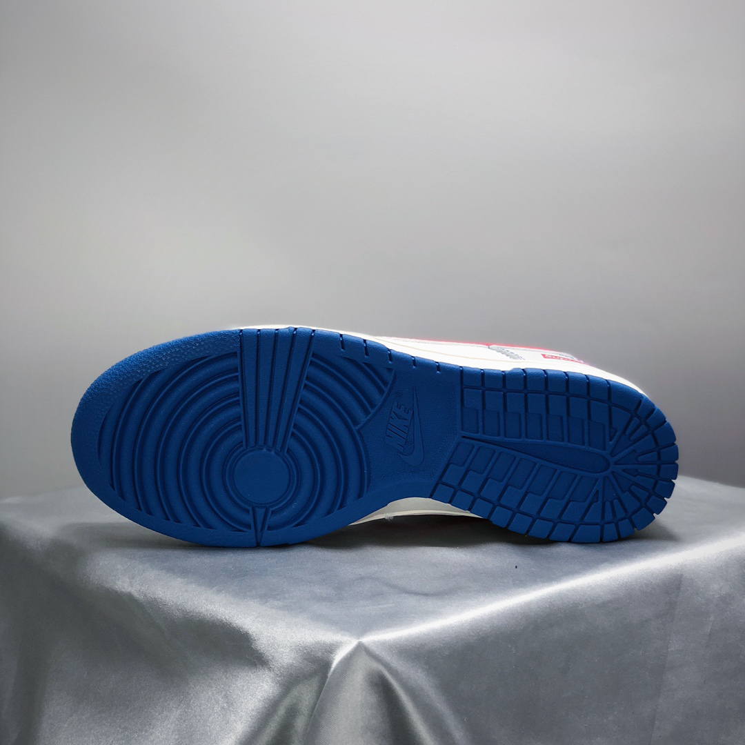 「コラボモデル」Supreme x Nike SB Dunk Low スニーカー