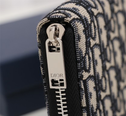 ディオール「Dior」ロングジップウォレット