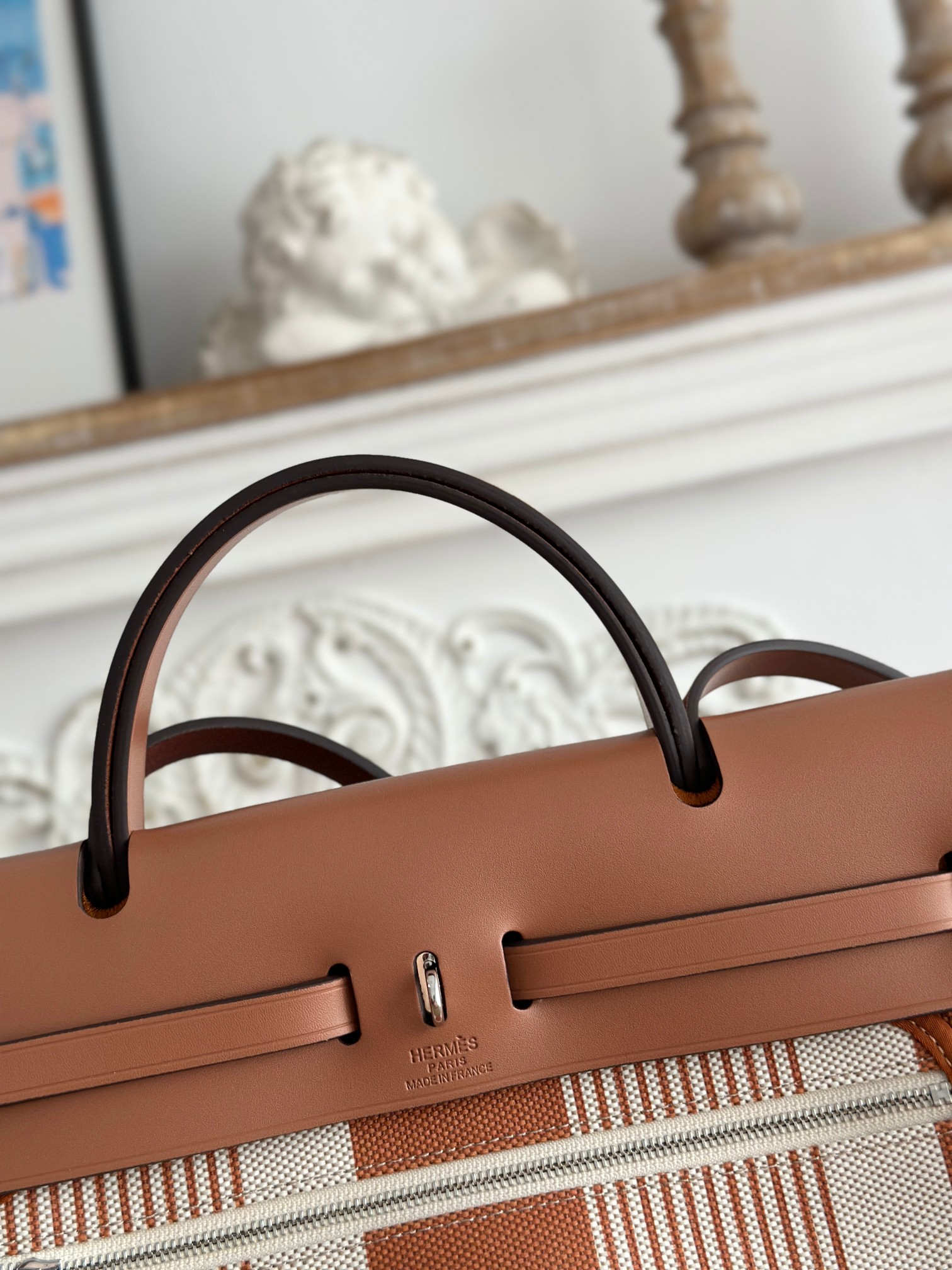 エルメス「Hermès」ハーバッグ ジップ31 鋲打ちトートバッグ「Herbag Zip 31 hobnailed」