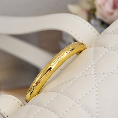 ディオール「Dior」Dior Caro バックパック ミディアム