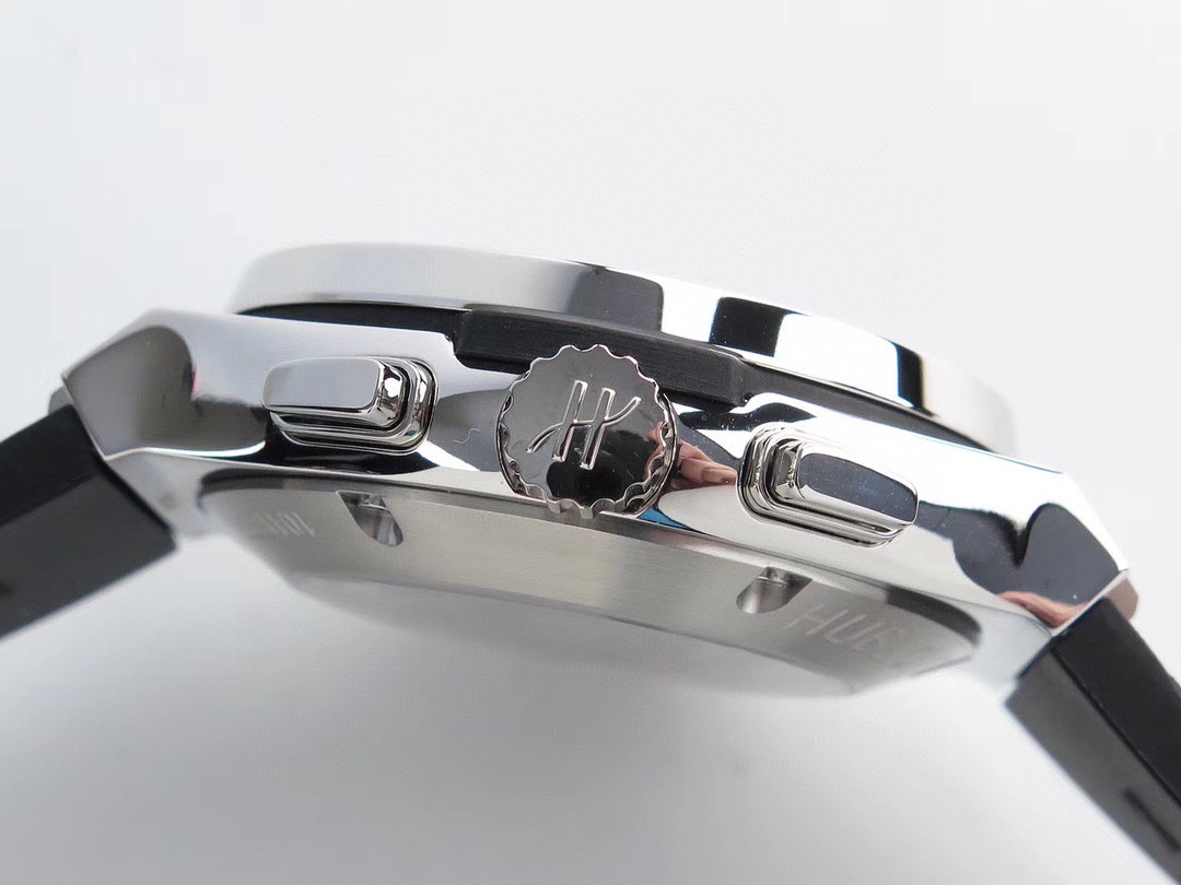 ユーボット「Hublot」Classic Fusion Chronograph Titanium