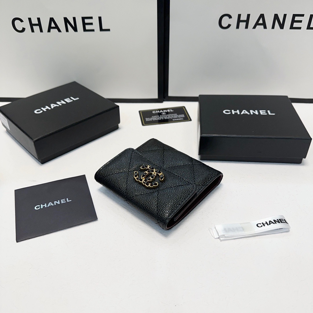 シャネル「Chanel」 ラムスキン フラップ ウォレット 財布