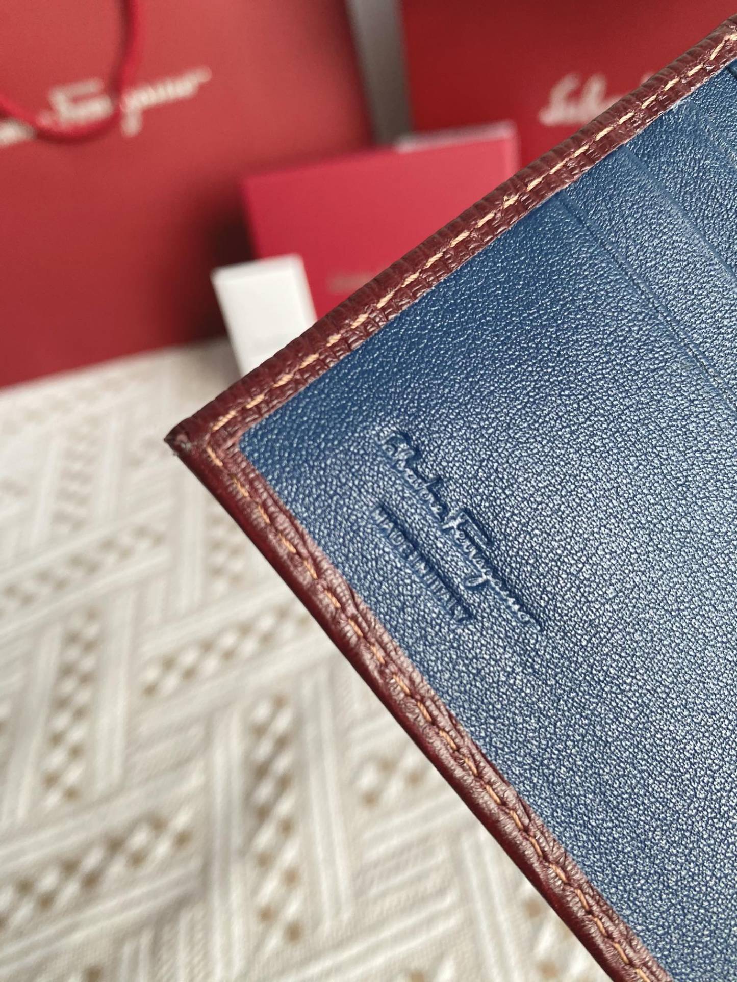 フェラガモ「Ferragamo」ニ コンパクトウォレット