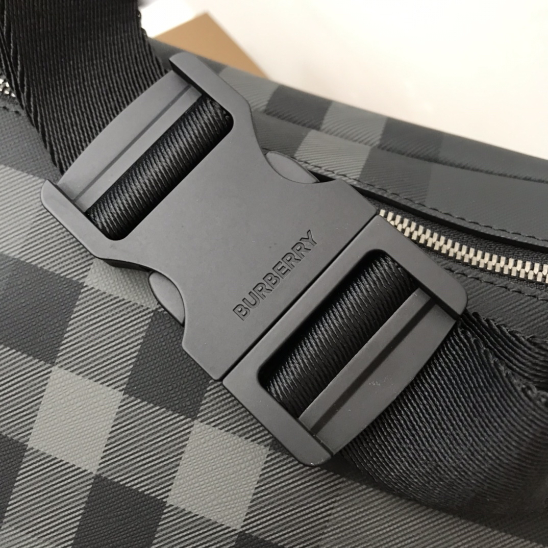 バーバリー「Burberry」トレンチ ウェストバッグ