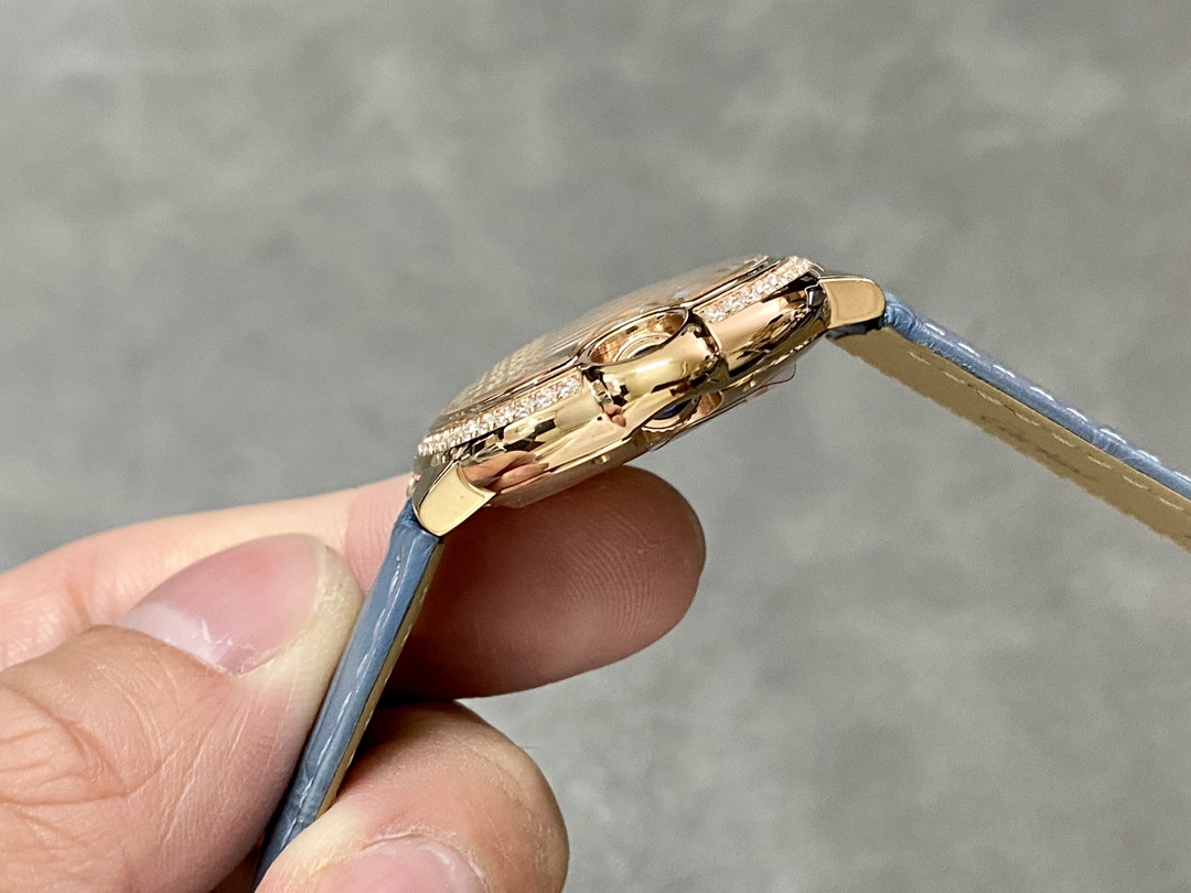 カルティエ［Cartier］バロン ブリュ 33mm 自動巻き