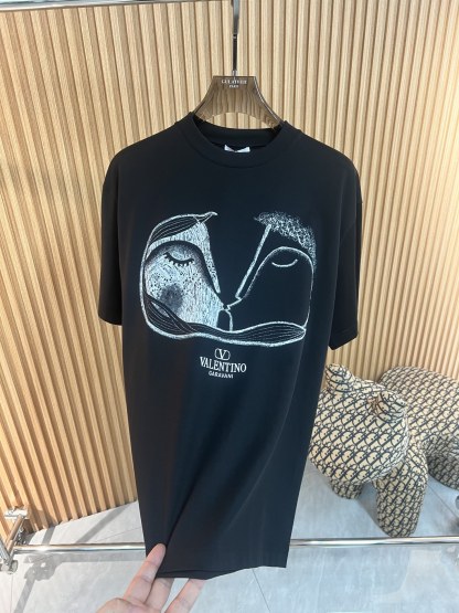 ヴァレンティノ「Valentino」 2025 春夏ニューコレクション クルーネック ショートスリーブTシャツ