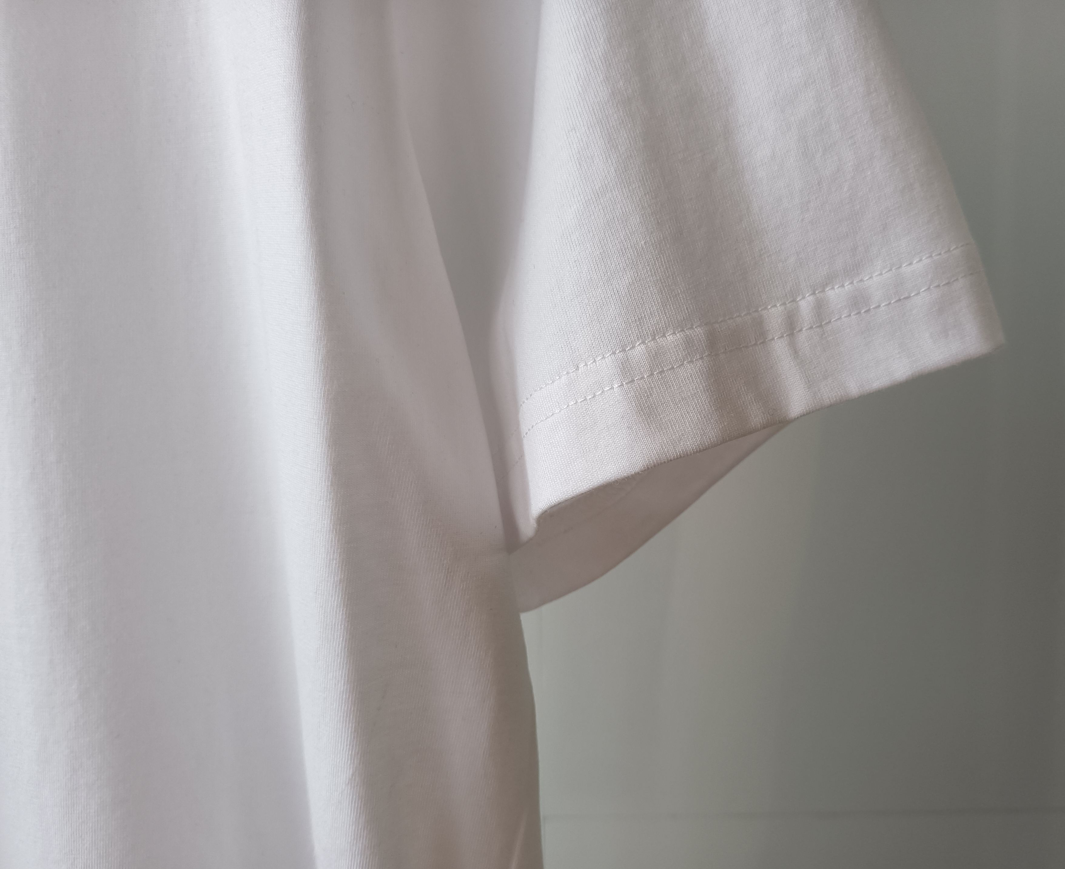 ヴァレンティノ「Valentino」 クラシックシンプルリベットコットン丸首半袖