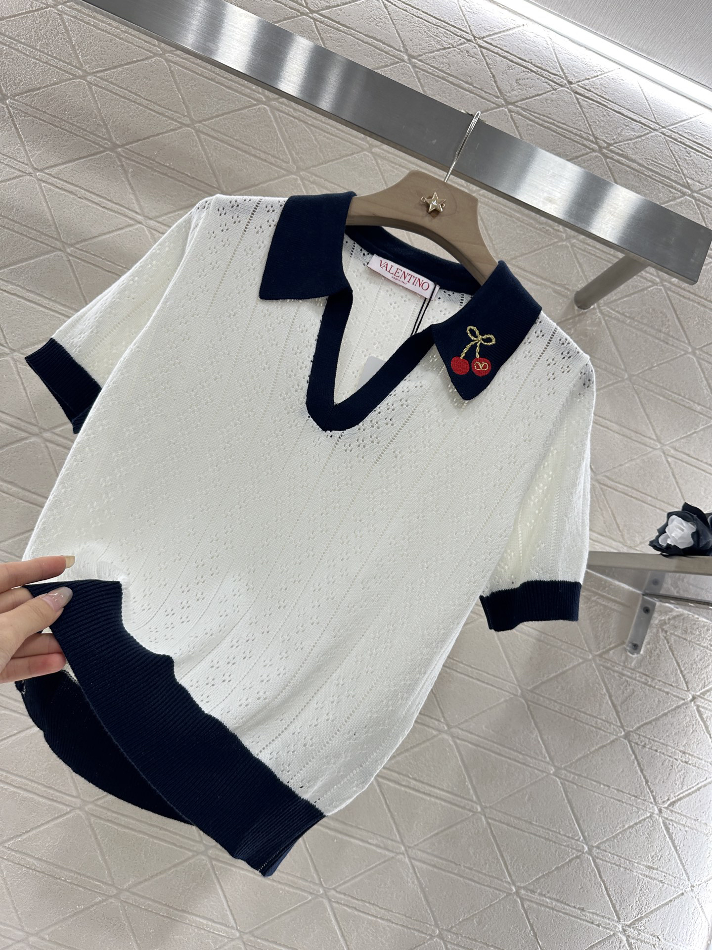 ヴァレンティノ「Valentino」チェリーニット開襟半袖
