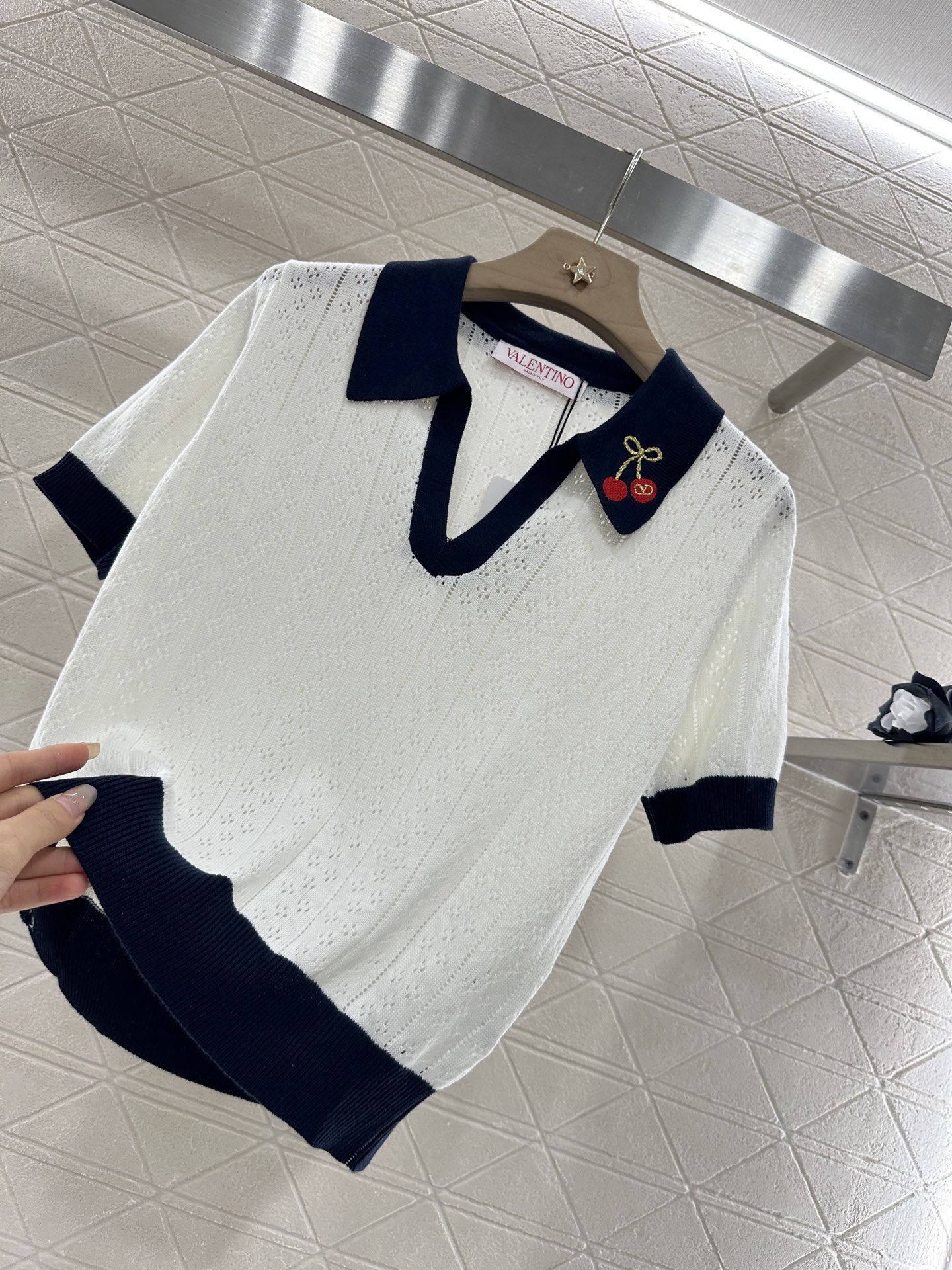 ヴァレンティノ「Valentino」チェリーニット開襟半袖
