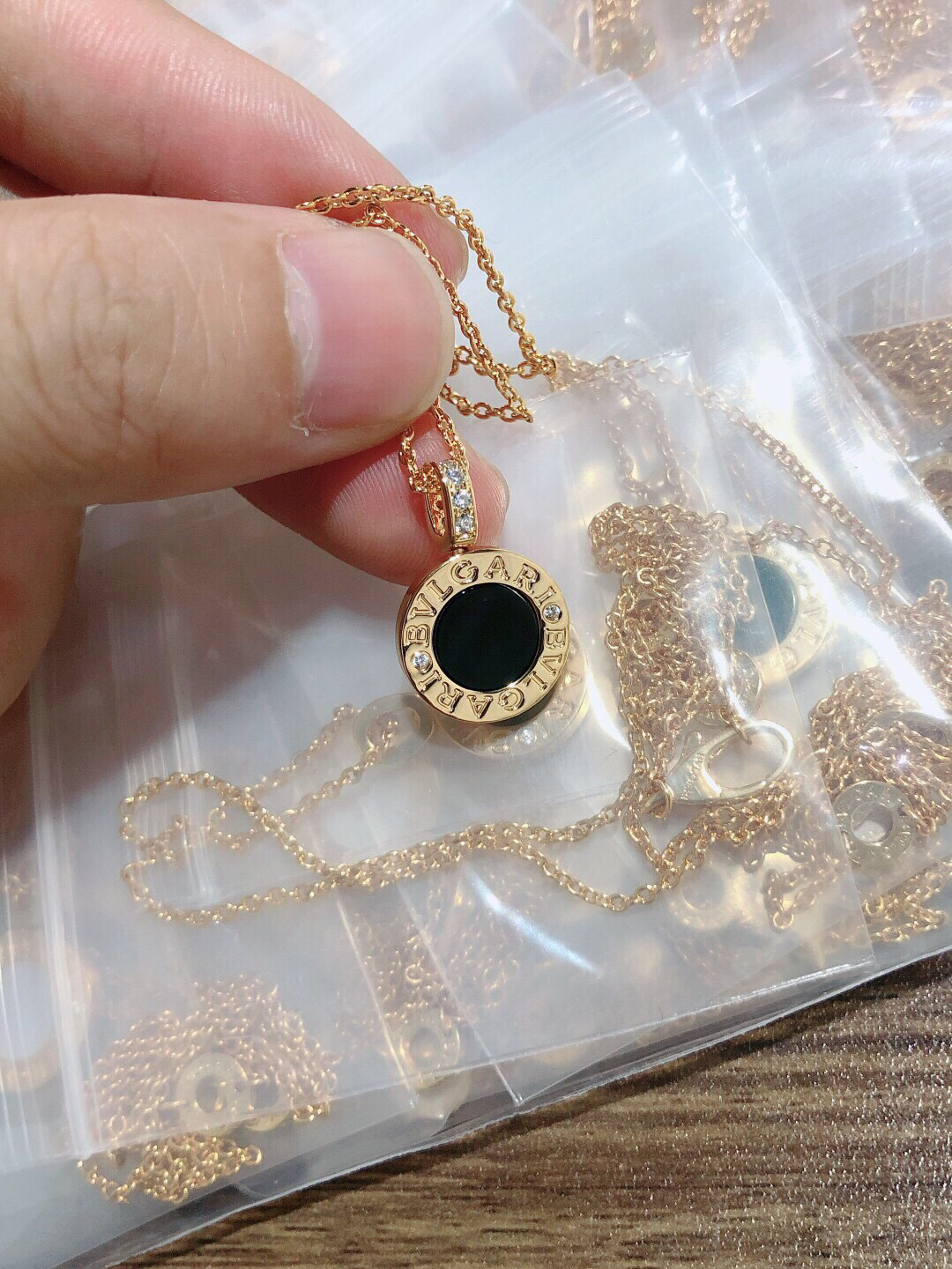 ブルガリ「Bvlgari」まどか餅白貝両面ネックレス40-45cm