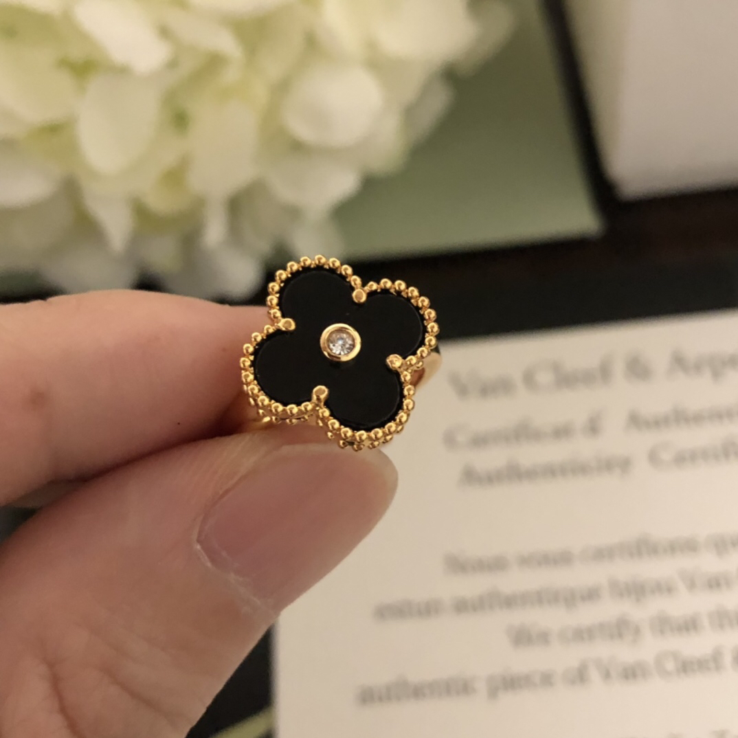 ヴァン クリーフ＆アーペル「Van Cleef & Arpels」 Vintage Alhambra クラシック 四つ葉 リング