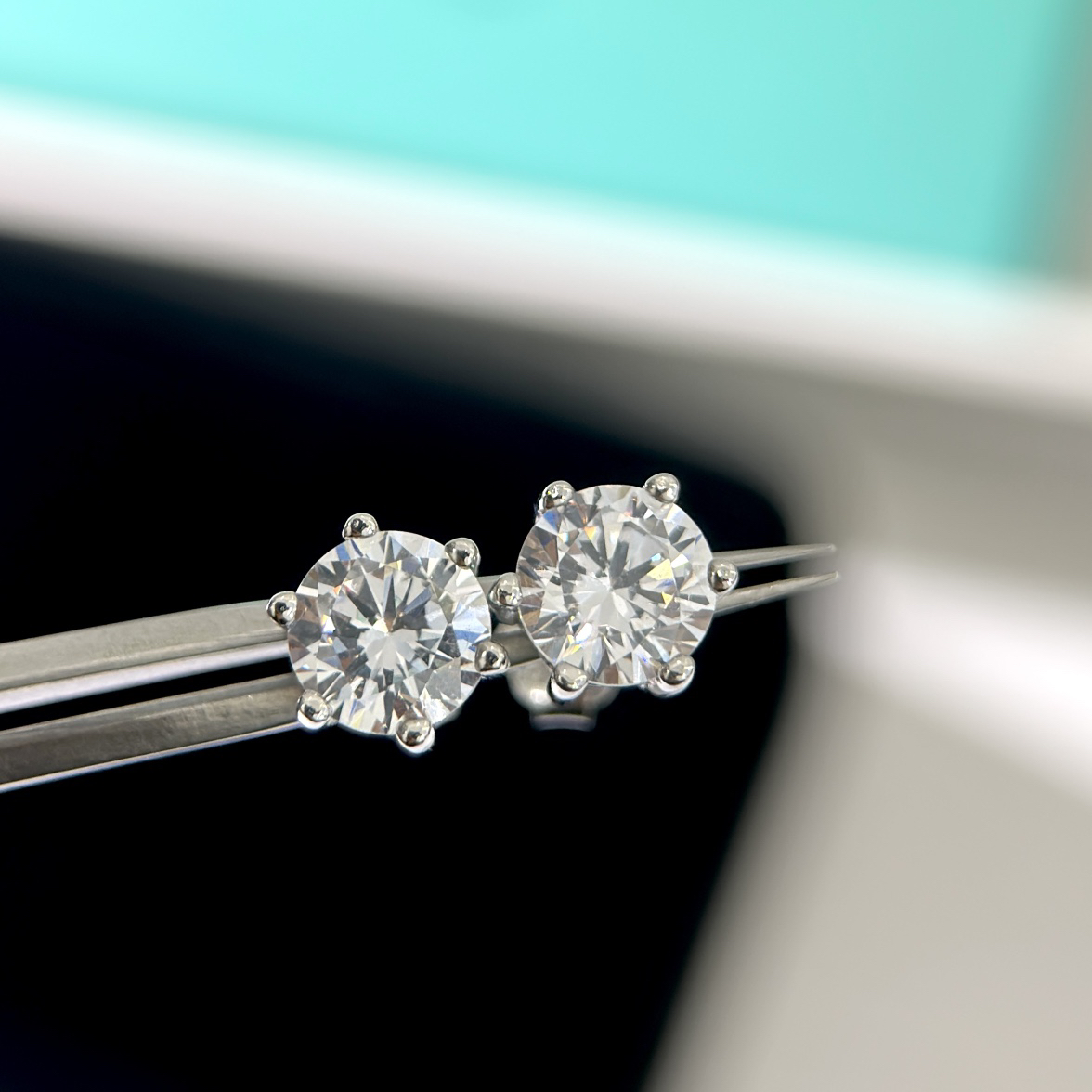 ティファニー「Tiffany & Co.」 Setting 2カラット シングルダイヤモンドスタッドピアス