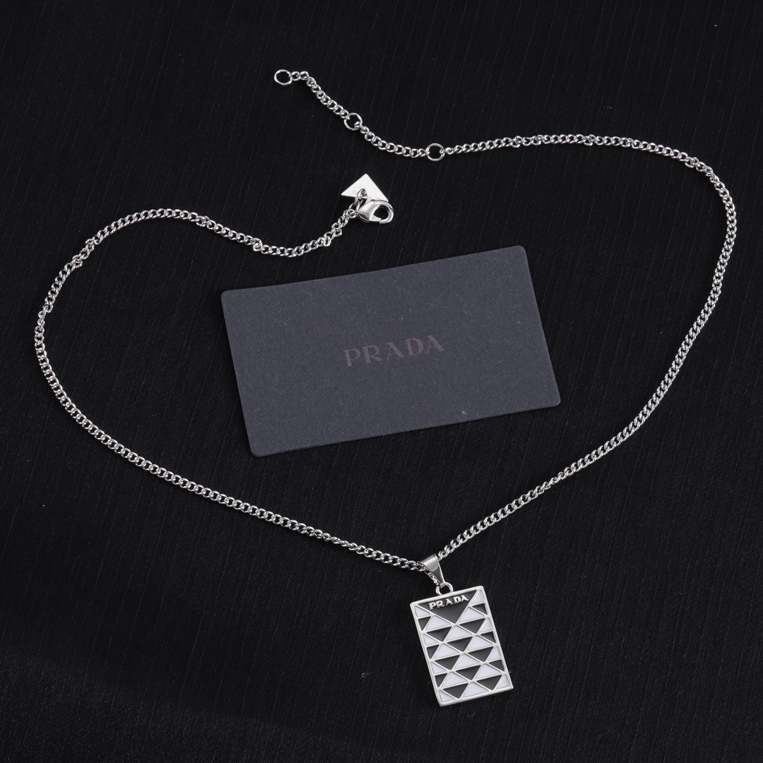プラダ「Prada」 Symbole シルバーネックレス