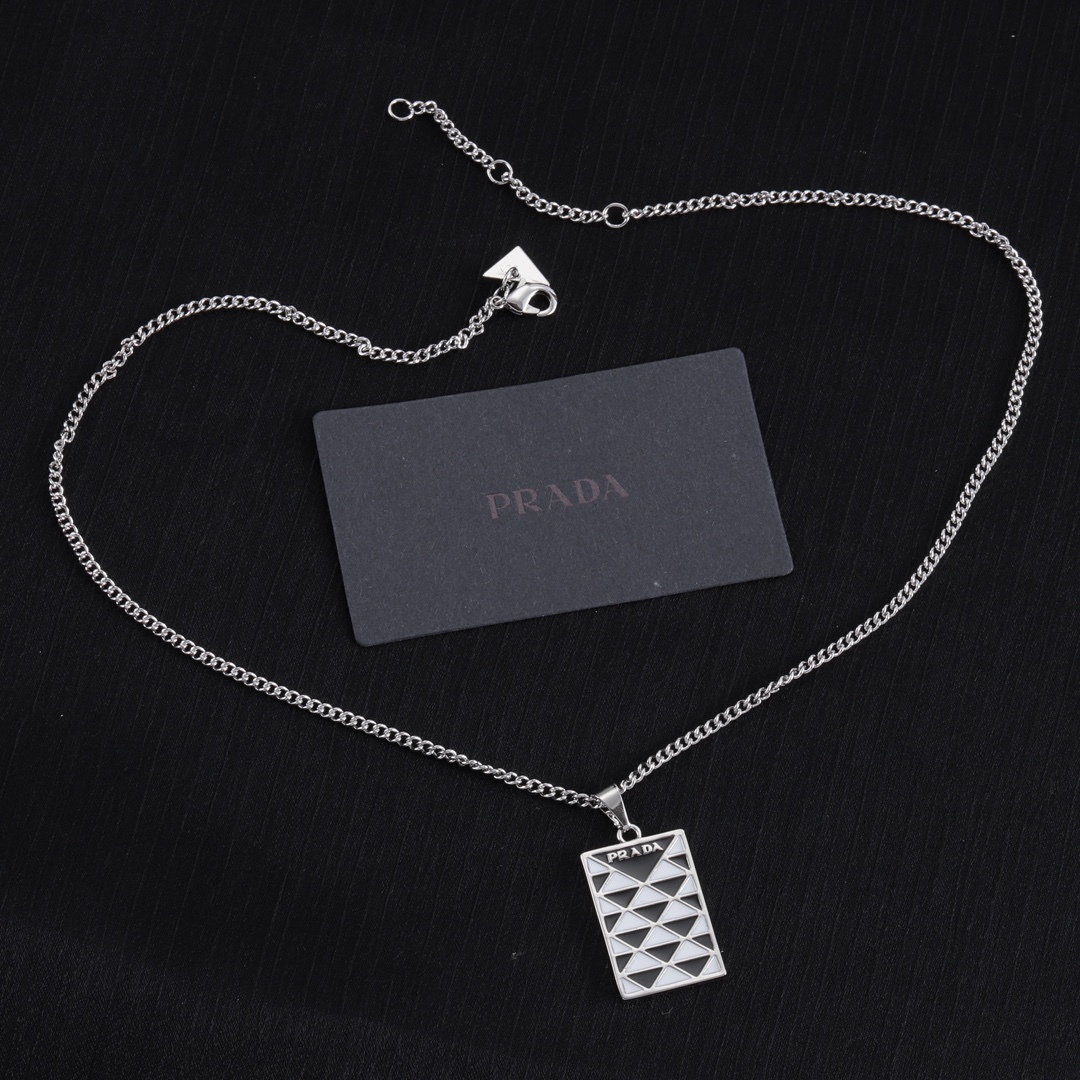 プラダ「Prada」 Symbole シルバーネックレス