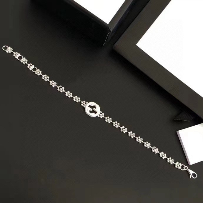 グッチ「Gucci」 スノーフレーク ダブルG ネックレス